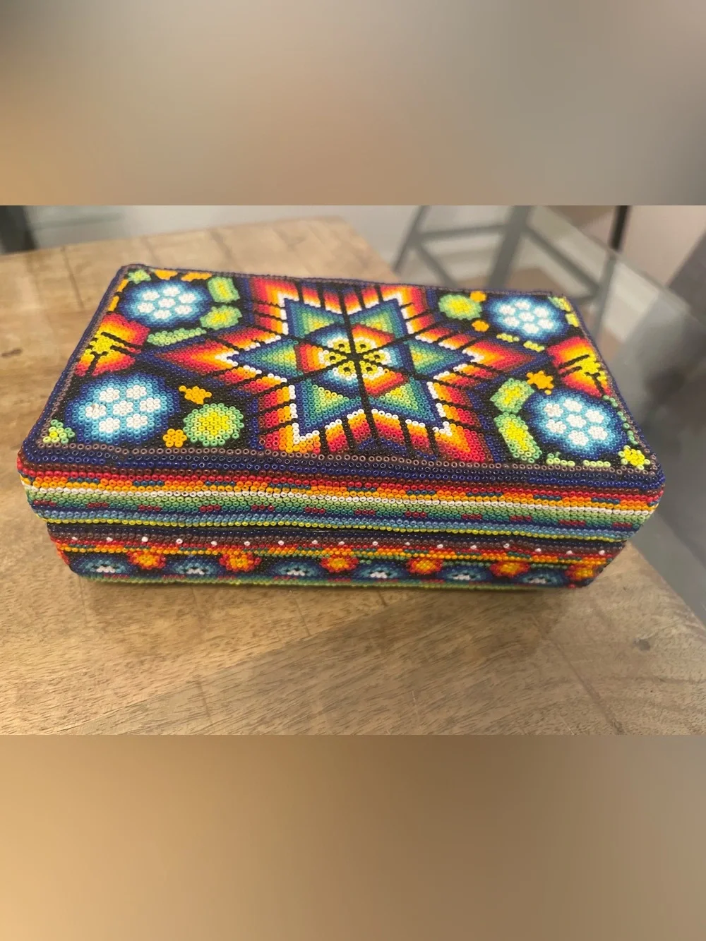 traditional Mexican Huichol beadwork box - Picture 1 of 4